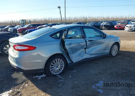 2014 Ford Fusion Hybrid S from USA, damaged, VIN 3FA6P0UU8ER181803
